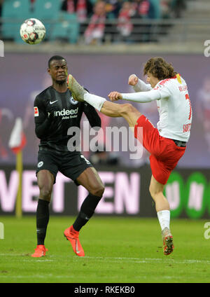 Da sinistra a destra: Evan NDICKA (F), Marcel SABNITZER (L), duelli, azione, calcio 1. Bundesliga, 21. Giornata, RB Leipzig (L) - Eintracht Francoforte (F) 0: 0, su 09.02.2019 in Leipzig / Germania. € | Utilizzo di tutto il mondo Foto Stock