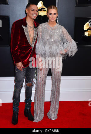 Evan Ross, Ashlee Simpson 405 a 61° Annual Grammy Awards, Staples Center di Los Angeles, CA, Stati Uniti Febbraio 10, 2019. Foto Stock