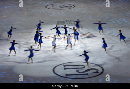 Los Angeles, California, USA. 10 Febbraio, 2019. Matrice di sincronizzatore usa eseguire nel salone di gala durante l'ISU quattro continenti la figura pattinare campionato a Honda Center di Anaheim, in California, il 10 febbraio 2019. Credito: Ringo Chiu/ZUMA filo/Alamy Live News Foto Stock