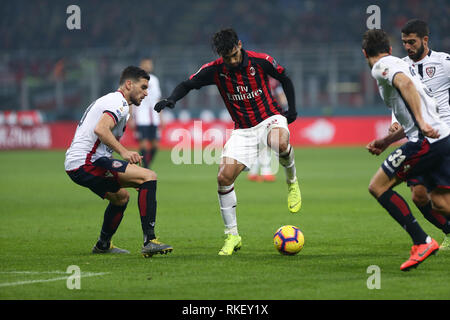 Milano, Italia. Il 10 febbraio, 2019. Lucas Paqueta del Milan in azione durante la serie di una partita di calcio tra AC Milan e Cagliari Calcio. Credito: Marco Canoniero/Alamy Live News Foto Stock