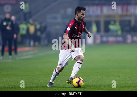 Milano, Italia. Il 10 febbraio, 2019. Suso del Milan in azione durante la serie di una partita di calcio tra AC Milan e Cagliari Calcio. Credito: Marco Canoniero/Alamy Live News Foto Stock
