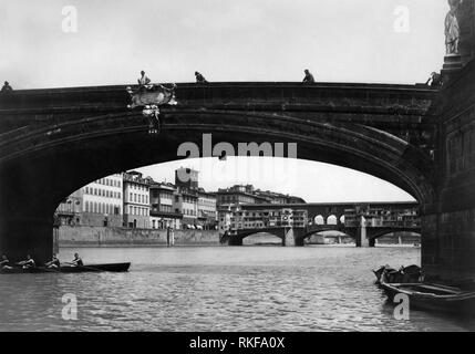 Ponte vecchio, il ponte di Santa trinità, Firenze 1910-20 Foto Stock