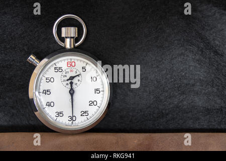 Classic cronometro su sfondo nero Foto Stock