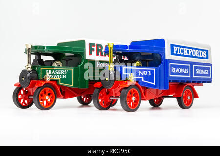 Matchbox i modelli del passato Y-27 Foden carro a vapore 1922 - due varianti verde blu Frasersand Pickfords Foto Stock