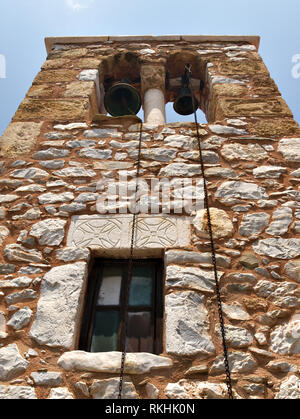 Vecchia torre in pietra alloggiato in un tradizionale villaggio medievale in mani, Grecia. Foto Stock