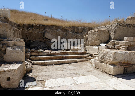 Un negozio o una stanza sul lato ovest di STOA (portico) del tardo romana Agora, Tripolis sul meandro, Yenicekent, Turchia. Foto Stock