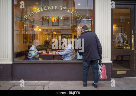 La Patisserie Valerie caffè e torta shop a Henley-on-Thames, Oxfordshire. Foto Stock