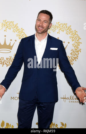 Febbraio 9, 2019 - Pasadena, CA, Stati Uniti d'America - LOS ANGELES - Feb 9: Luke Macfarlane all'Hallmark Inverno 2019 TCA evento presso la casa del torneo il 9 febbraio 2019 a Pasadena, CA (credito Immagine: © Kay Blake/ZUMA filo) Foto Stock