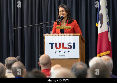 Fairfield, Iowa, USA. Xi Febbraio, 2019. Congressista Tulsi Gabbard delle Hawaii ha portato la sua campagna presidenziale di Fairfield, Iowa lunedì Credito: Keith Turrill/Alamy Live News Foto Stock