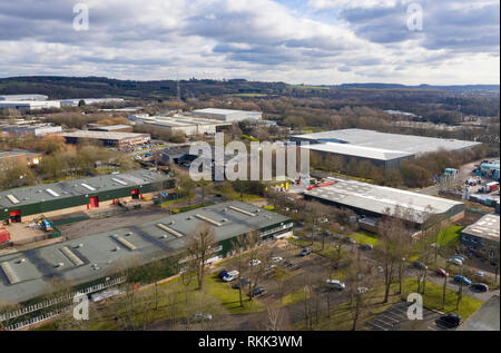 Una veduta aerea di una tipica area industriale alla periferia di una cittadina britannica in Worcestershire. Foto Stock