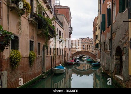 Una venezia canal prospettiva, Italia Foto Stock