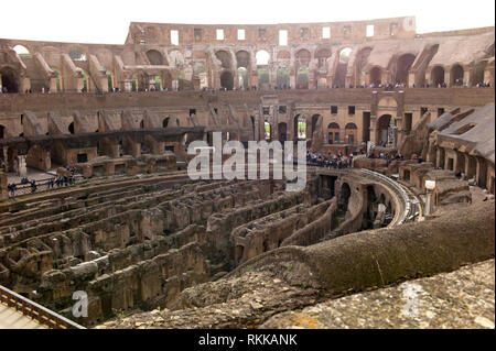 Vista sul Colosseo, Roma, Italia Foto Stock