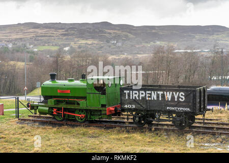 Locomotiva a vapore e treno in Big Pit National Coal Museum di Blaenavon, Pontypool nel Galles del Sud, Regno Unito Foto Stock