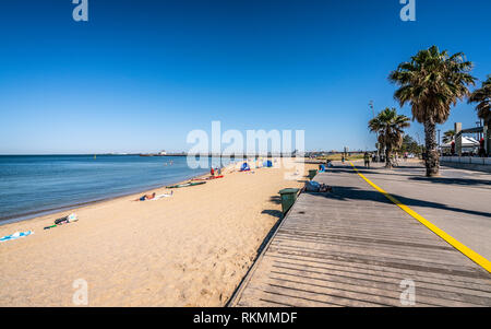 4 gennaio 2019, St Kilda Melbourne Australia : St Kilda beach vista sul sole caldo giorno d'estate in Saint Kilda Australia Foto Stock