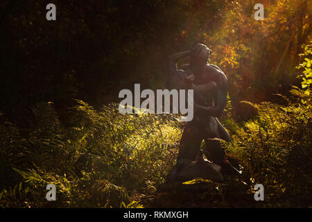 La statua "amanti V' da artista americano Charles Umlauf è uno dei tanti bei pezzi di arte all'aperto sul display in Austin Umlauf del giardino di sculture Foto Stock