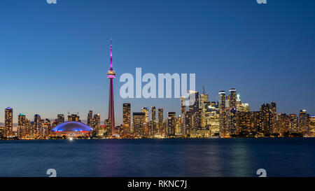 Sunset skyline della città di Toronto skyline con CN Tower in Canada Foto Stock