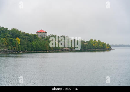 La torre di Cathcart sull Isola del Cedro lungo St Lawrence River a Kingston, Canada Foto Stock