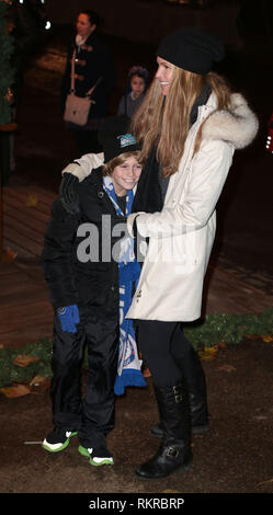 Elle Macpherson arriva al Winter Wonderland VIP lancio nell'Hyde Park di Londra Foto Stock