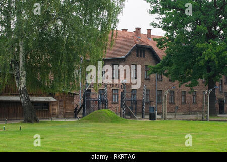 L'ingresso al campo di concentramento di Auschwitz in Polonia Foto Stock