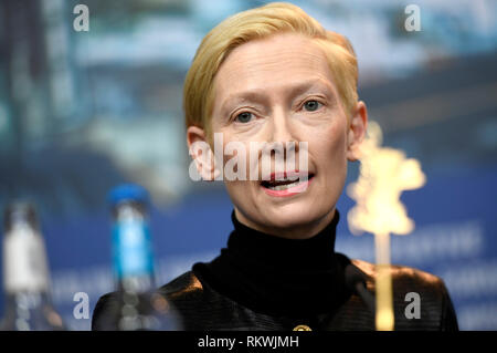 Berlino, Germania. 12 Feb, 2019. Tilda Swinton durante il "Souvenir" conferenza stampa presso la sessantanovesima Festival Internazionale del Cinema di Berlino/Berlinale 2019 al Hotel Grand Hyatt il 12 febbraio 2019 a Berlino, Germania. Credito: Geisler-Fotopress GmbH/Alamy Live News Foto Stock