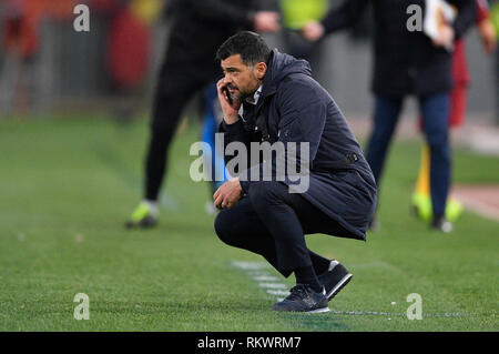 Roma, Italia. 12 feb 2019. Foto di Fabrizio Corradetti 12 Febbraio 2019 Roma (Italia) Sport Calcio Roma - Porto la UEFA Champions League 2018-2019 - Stadio Olimpico di Roma Nella foto: Sergio Conceicao Foto Fabrizio Corradetti 12st Febbraio 2019 Roma (Italia) Sport Soccer Roma - Porto la UEFA Champions League 2018-2019 - Stadio Olimpico di Roma nel pic: Sergio Conceicao Credito: Fabrizio Corradetti/Alamy Live News Foto Stock