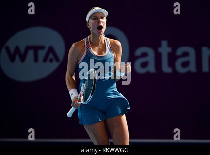 Doha in Qatar. 12 Feb, 2019. Anett Kontaveit di Estonia festeggia dopo aver vinto il singolo il match di primo turno contro Zhu Lin della Cina al 2019 WTA Qatar aprire a Doha, in Qatar, nel febbraio 12, 2019. Anett Kontaveit ha vinto 2-0. Credito: Nikku/Xinhua/Alamy Live News Foto Stock