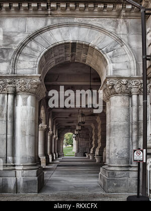 Il portico della New York State Capitol Building in Albany, New York Foto Stock