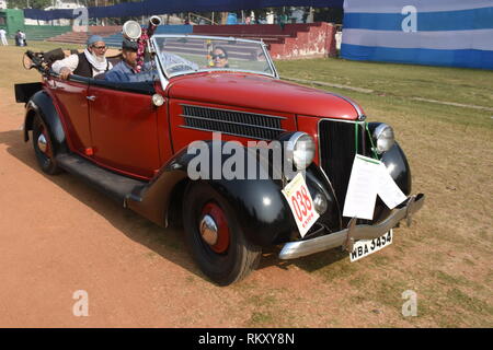 1936 Ford V-8 auto con 30 hp e 8 cilindri, WBA 3454 India. Foto Stock