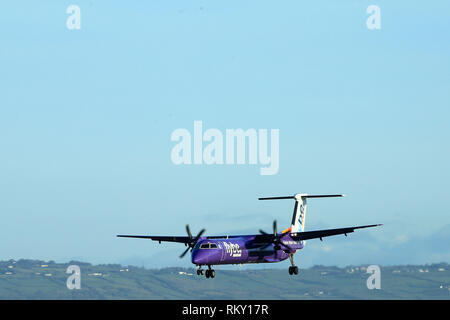 Aeromobile arrivano e partono da George Best Belfast City Airport a Belfast, Irlanda del Nord. Foto Stock