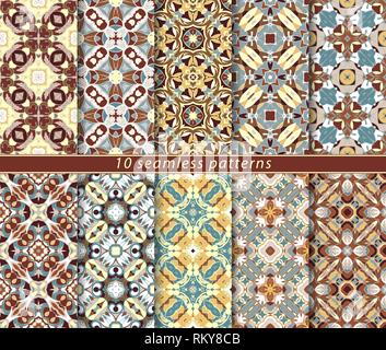 Set di luminosi modelli senza giunture. Una raccolta di dieci ornamenti di rosso e arancio in un stile etnico. Illustrazione Vettoriale. Illustrazione Vettoriale