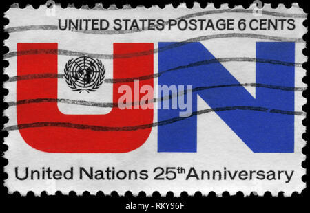 Stati Uniti - circa 1970: un timbro Stampato negli USA dedicato alle Nazioni Unite, XXV Anniv, circa 1970 Foto Stock