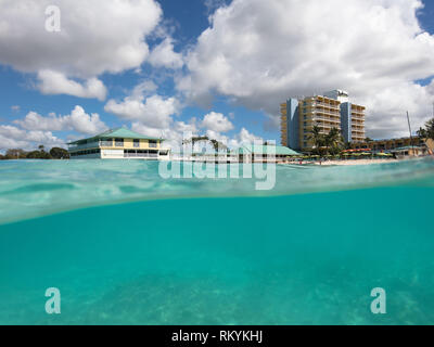 Incredibilmente trova Radisson Hotel acquatici a Bridgetown. Foto Stock