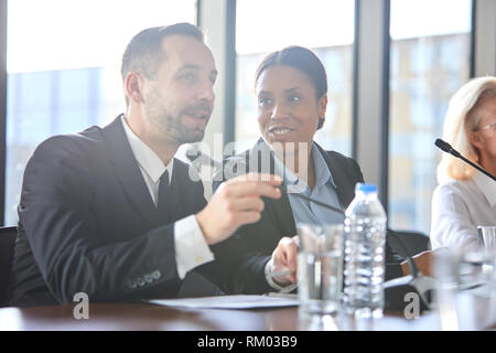 I colleghi a una conferenza Foto Stock