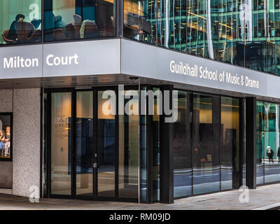 London Guildhall School of Music and Drama GSMD Milton Corte edificio nel centro di Londra - costruito nel 2013, architetti David Walker Architetti e RHWL Foto Stock