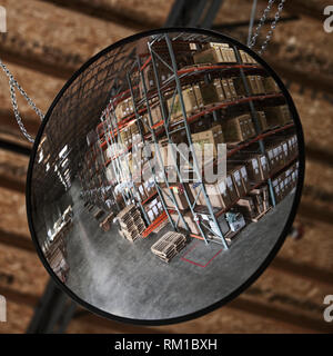 Scatole di cartone sui ripiani del magazzino si riflette nel mirror Foto Stock