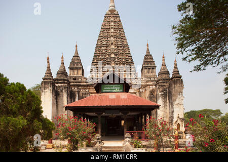 Tempio di Mahabodhi, Old Bagan village, Mandalay regione, Myanmar, Asia Foto Stock