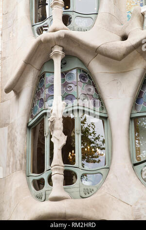 Barcellona, Spagna - 06 Luglio: Dettaglio della facciata della Casa Batllo su luglio 06. 2015 a Barcellona, Spagna. Il capolavoro architettonico di Antonio Gaudi. Foto Stock