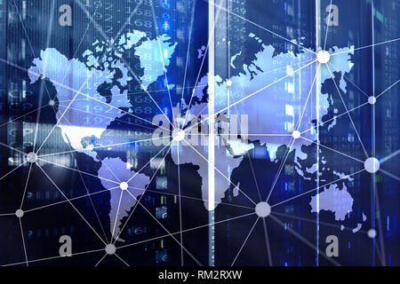 Mappa del mondo con la rete di comunicazione sul server di sottofondo in camera Foto Stock