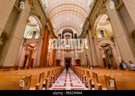 Quebec, Ott 2: vista dell'interno del famoso Santuario di Maria Regina del mondo cattedrale il Ott 2, 2018 a Quebec, Canada Foto Stock