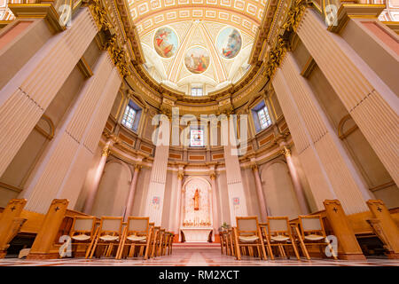 Quebec, Ott 2: vista dell'interno del famoso Santuario di Maria Regina del mondo cattedrale il Ott 2, 2018 a Quebec, Canada Foto Stock