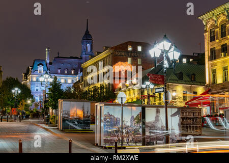 Quebec, Ott 2: bella vista notturna di Autunno a colori con il Montreal City Hall e Jacques Cartier square il Ott 2, 2018 a Quebec, Canada Foto Stock