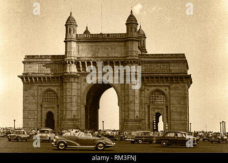 Gateway of India, Bombay, Mumbai, Maharashtra, India, Asia, foto indiana degli anni '1900 Foto Stock