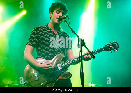 Milano, Italia. 12 Feb, 2019. L'inglese indie rock band onde circa suona dal vivo sul palco a Fabrique apertura della mostra di The Wombats. Credito: Rodolfo Sassano/Alamy Live News Foto Stock