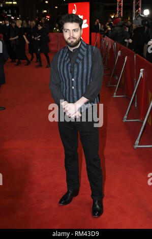 Berlino, Germania. 12 Feb, 2019. Tom Burke frequentando il 'L' di Souvenir premiere alla sessantanovesima Festival Internazionale del Cinema di Berlino/Berlinale 2019 allo Zoo Palast Febbraio 12, 2019 a Berlino, Germania. | Utilizzo di credito in tutto il mondo: dpa/Alamy Live News Foto Stock