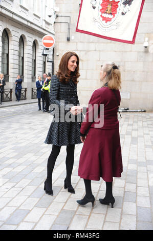 Londra, Regno Unito. Xiii Febbraio, 2019. La duchessa di Cambridge, frequentare il Royal della fondazione della salute mentale nella conferenza di educazione al Mercer Hall, Ironmonger Lane a Londra. Credito: Terry Scott/SOPA Immagini/ZUMA filo/Alamy Live News Foto Stock