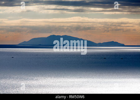 Vista con l'isola del Giglio da Castiglione della Pescaia Castiglione, provincia di Grosseto, Toscana, Italia, Europa Foto Stock