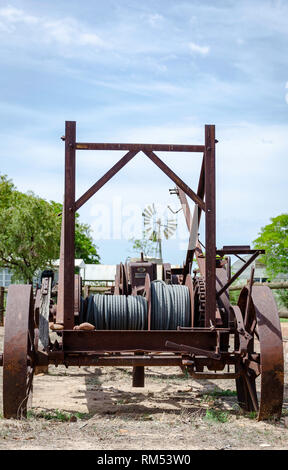 Vecchia fattoria macchinari sul display Foto Stock