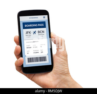 Mano che tiene un nero smart phone con carta d'imbarco concetto sullo schermo. Isolato su sfondo bianco. Tutti i contenuti della schermata è progettato da me. Foto Stock
