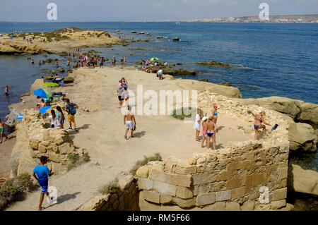 Trippers giorno sull isola di Tabarca, Alicante, Spagna Foto Stock