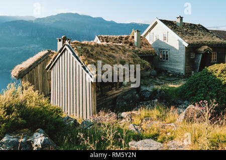 Litunet Farm Museum parte di Ryfylke Norwegian Folk Museum in Hylsfjorden vicino a sabbia Suldal in Norvegia. Foto Stock